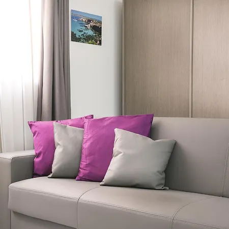 Prime Location Studio Апартаменты Слима