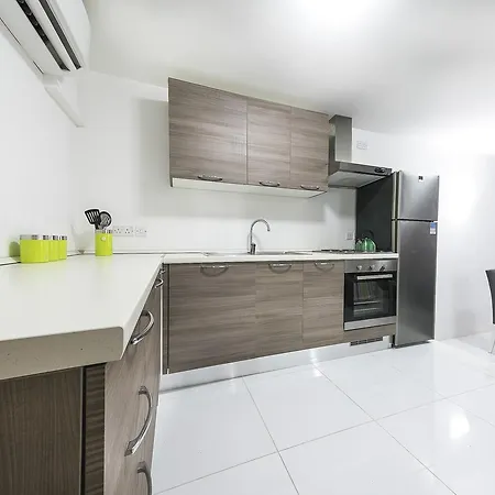 Апартаменты Prime Location Studio Слима
